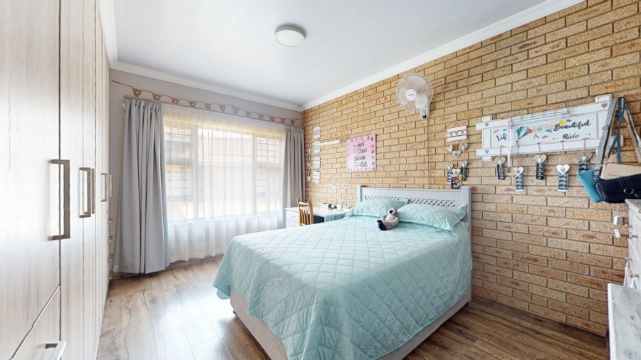 17 Bedroom Property for Sale in Vyfhoek A H North West